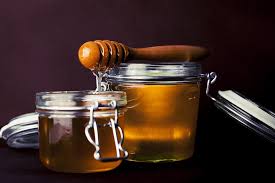 How Manuka Honey Helps Fight Infection